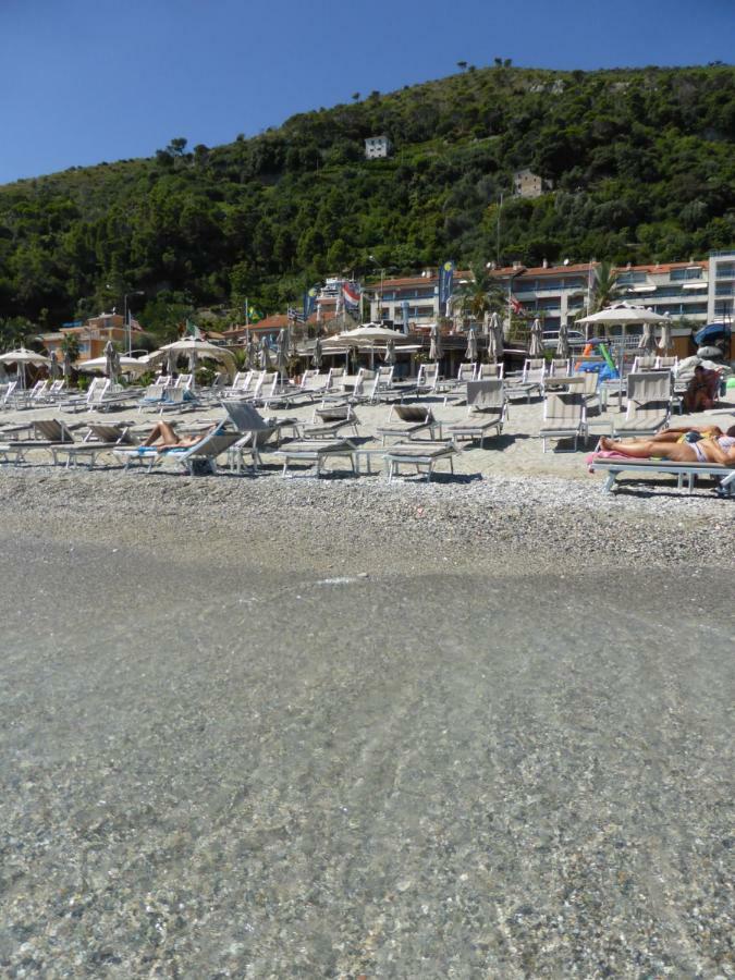 Soqquadro Art&Relax - Spotorno Apartman Kültér fotó